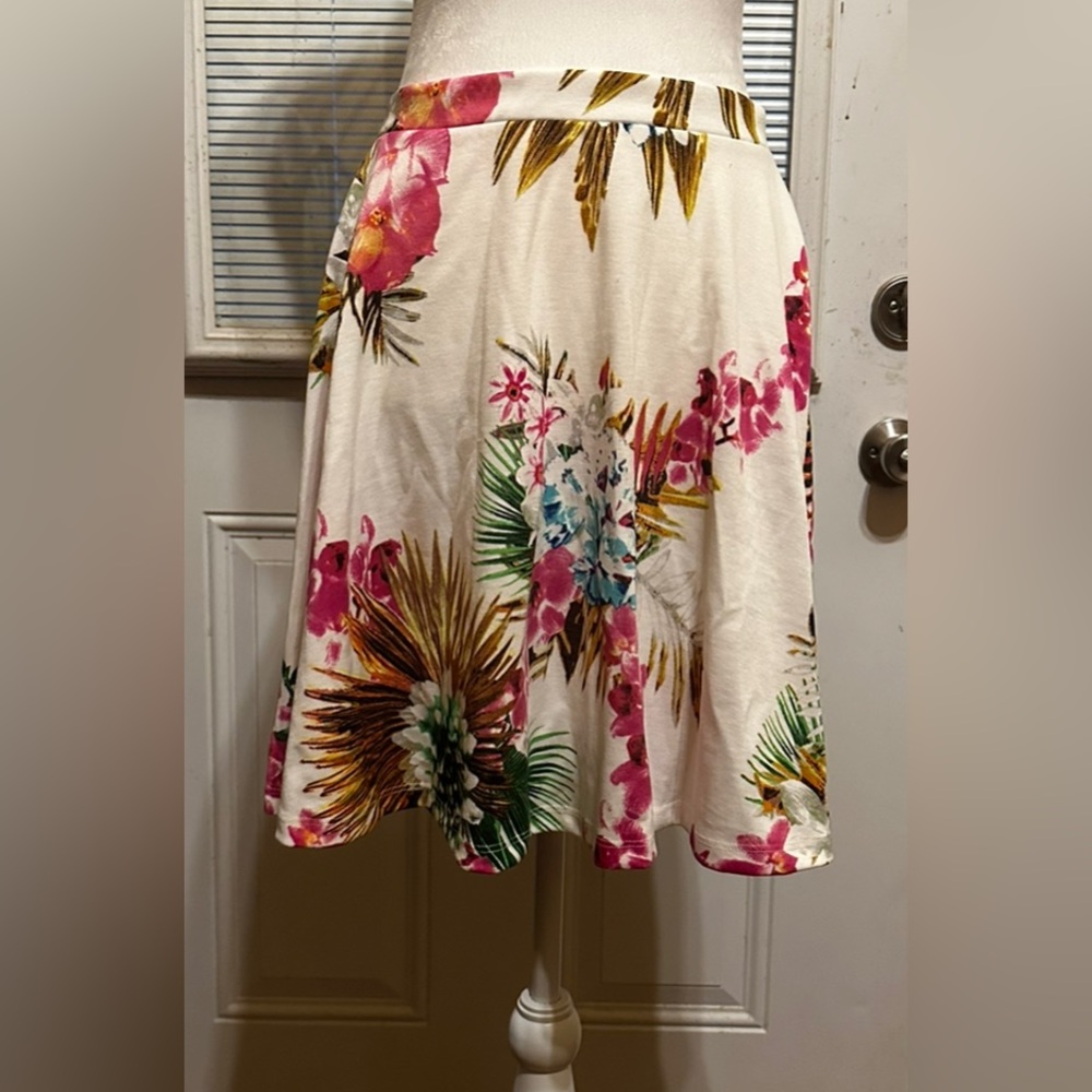 #1145 H&M Short Skirt, size Large, 19 inches long
